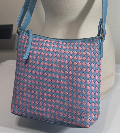 851S Trend Select 301 Cow Box Weave Crossbody $55.00 - 50 pcs minimum