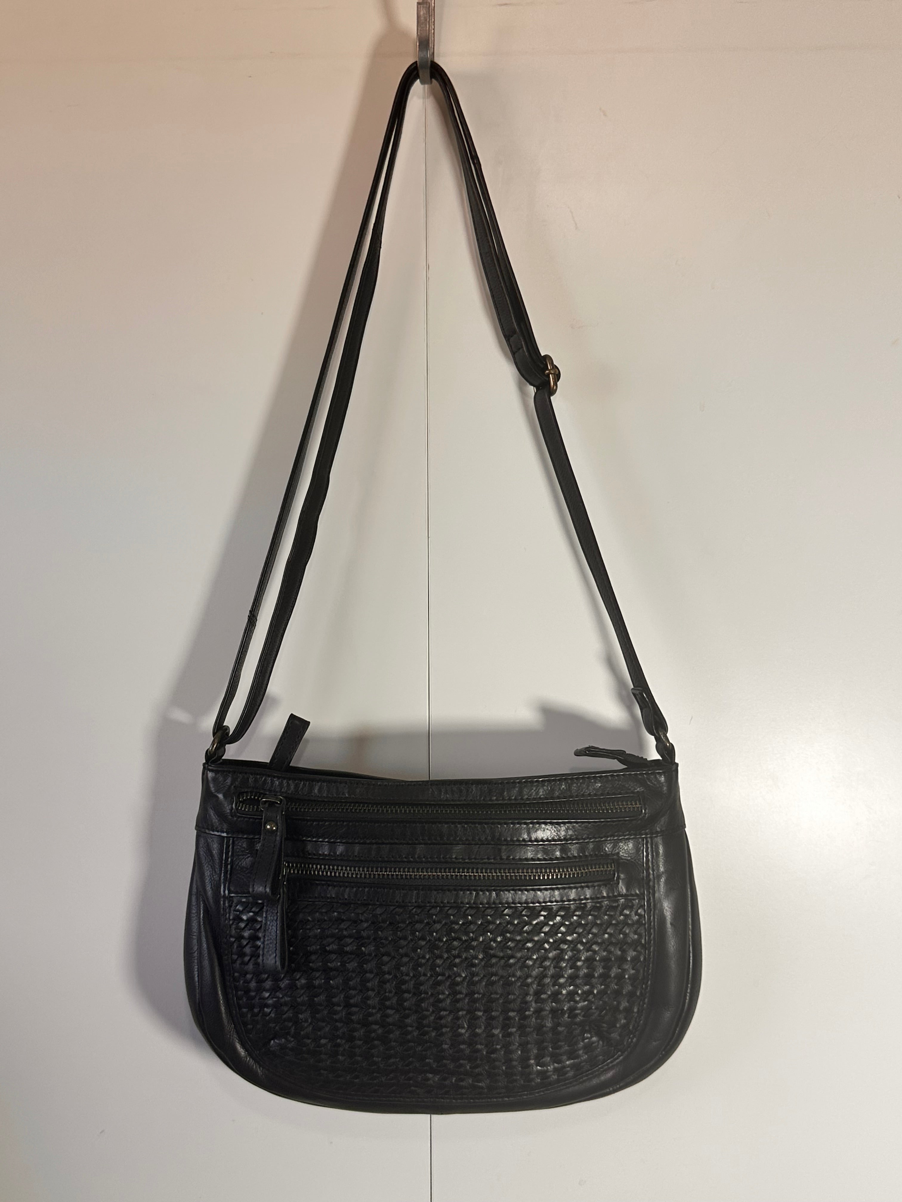 851W Trend Select #511 leather weave & washed braided oval crossbody