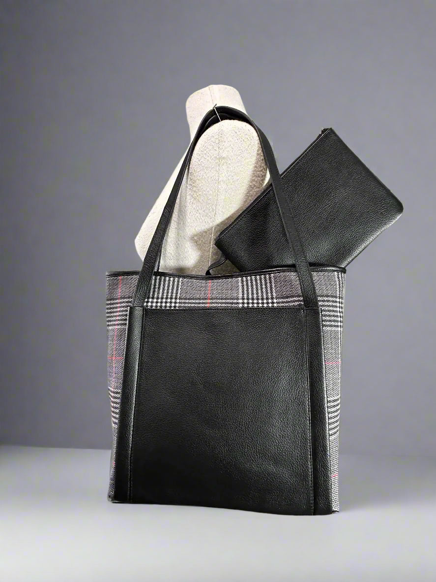 851C Trend Select 126 Printed Canvas & Leather Tote $45.00 - 50 pcs minimum