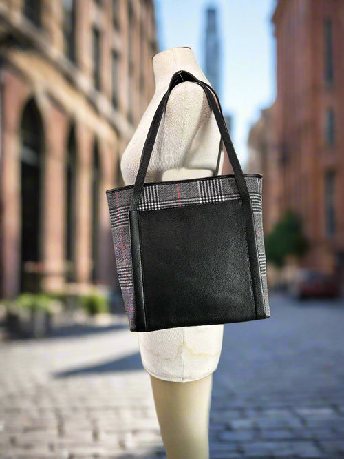 851C Trend Select 126 Printed Canvas & Leather Tote $45.00 - 50 pcs minimum