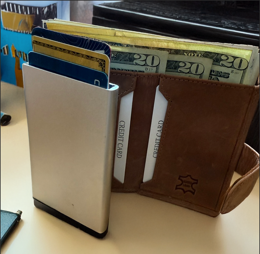 Smart Wallet with pop up card slot 20pcs @ $420.00