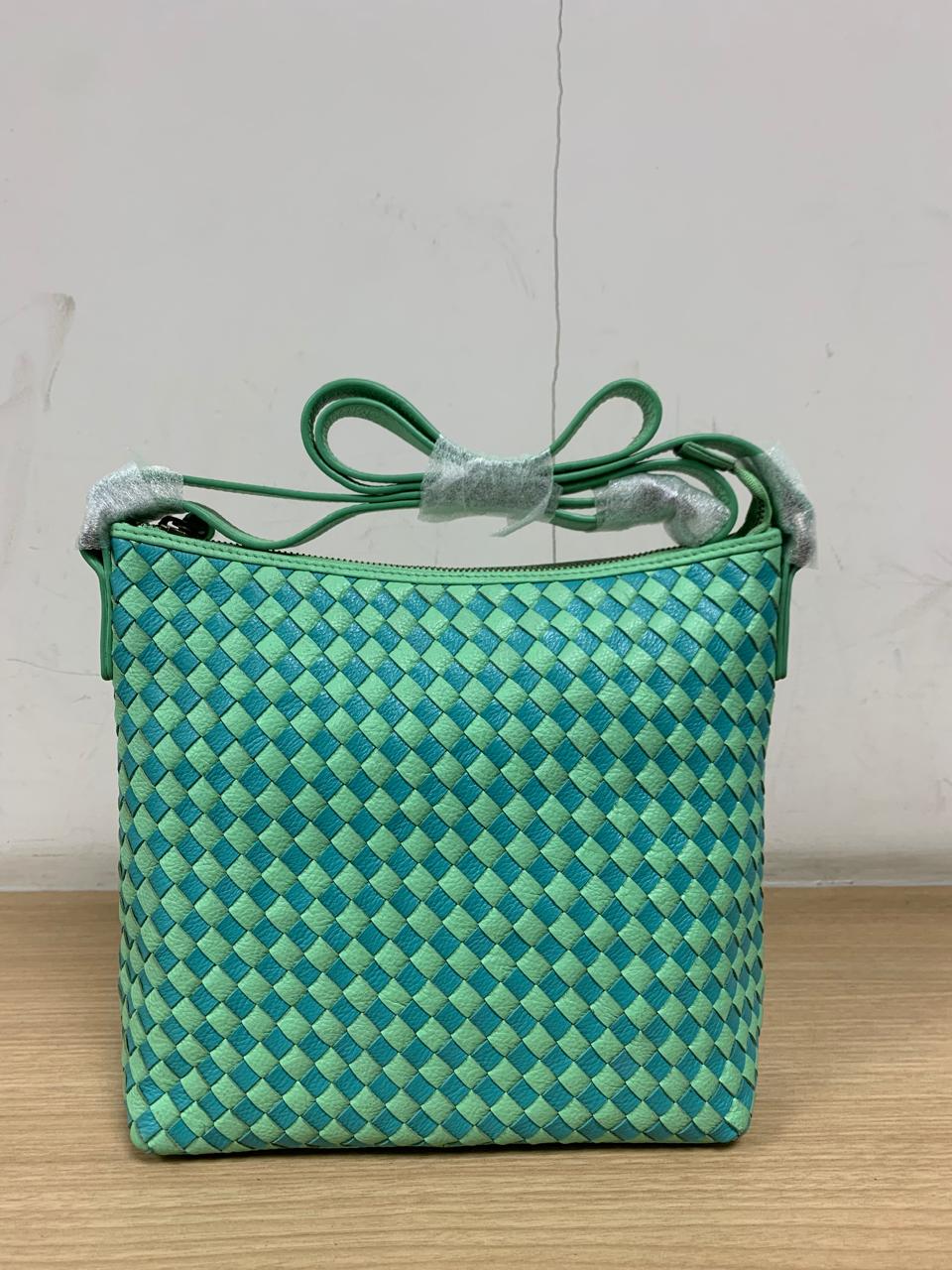851S Trend Select 301 Cow Box Weave Crossbody $55.00 - 50 pcs minimum